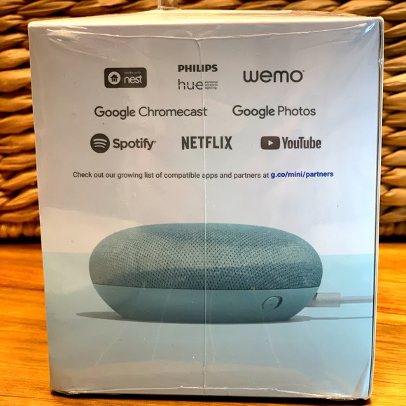 Google Home Mini - Picture 2 of 5
